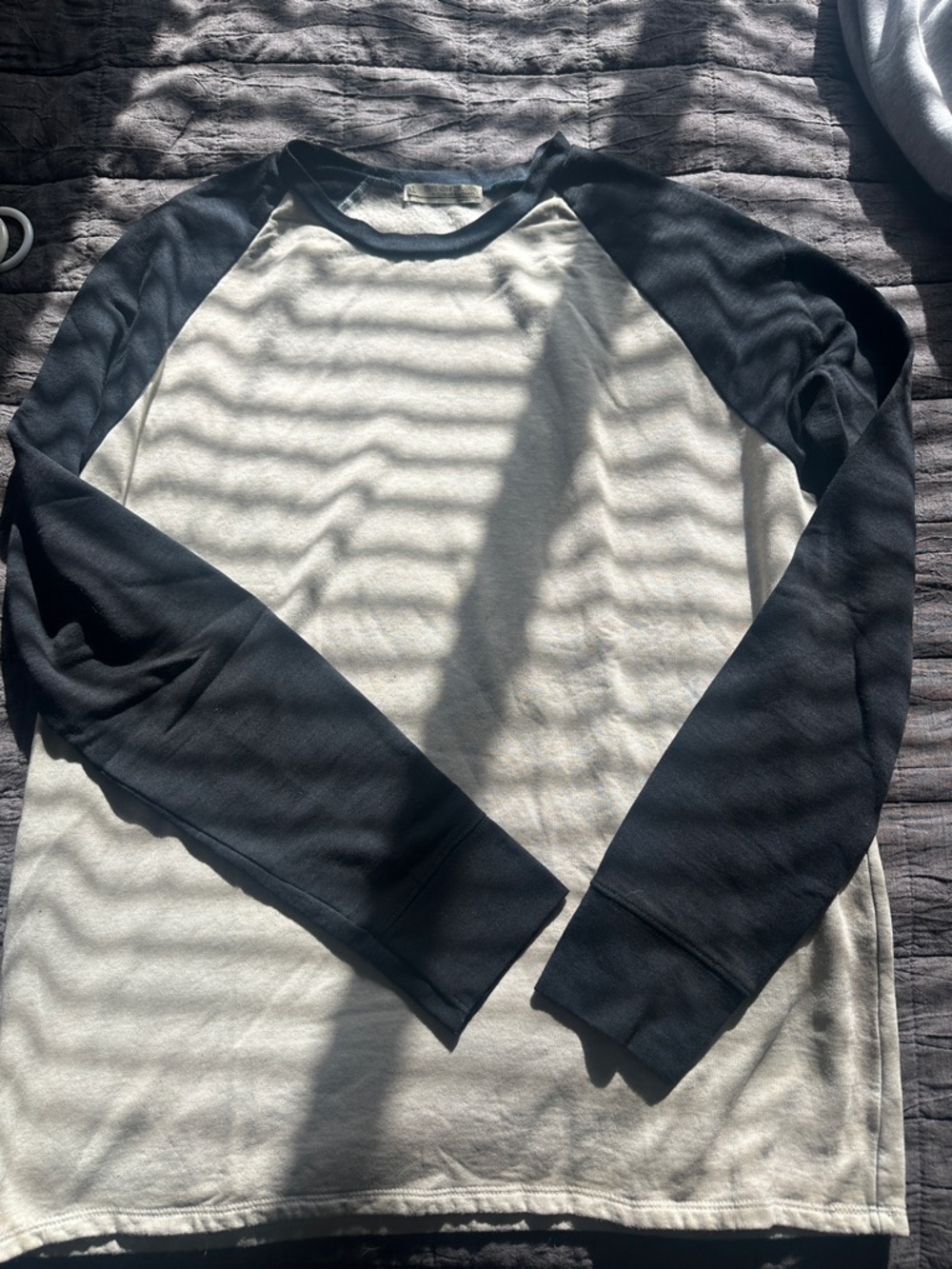 Threads 4 Thought Men's Two-Tone Raglan Long-Sleeve Shirt - Black & Cream
